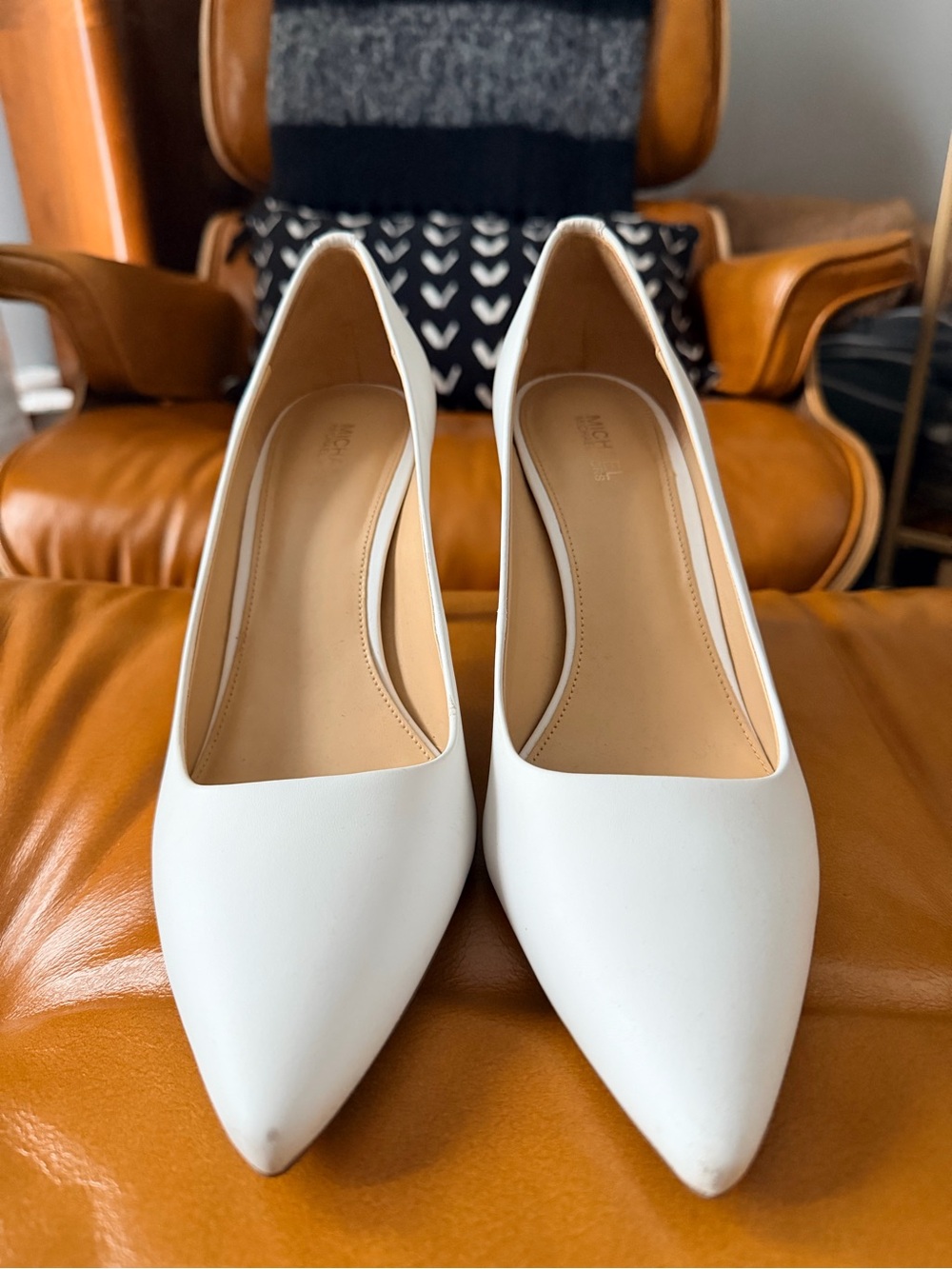 MICHAEL Michael Kors White Pointed-Toe Leather Pumps